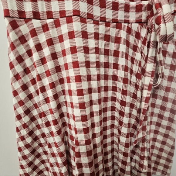 Forever 21 Woman's Size S Skort red and white checkered print. - Picture 2 of 16